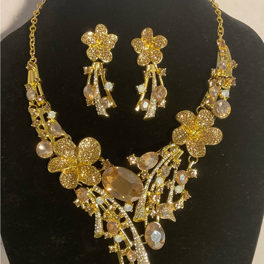 Gold Floral Crystal Necklace and Earring Set - Elegant Women Jewelry